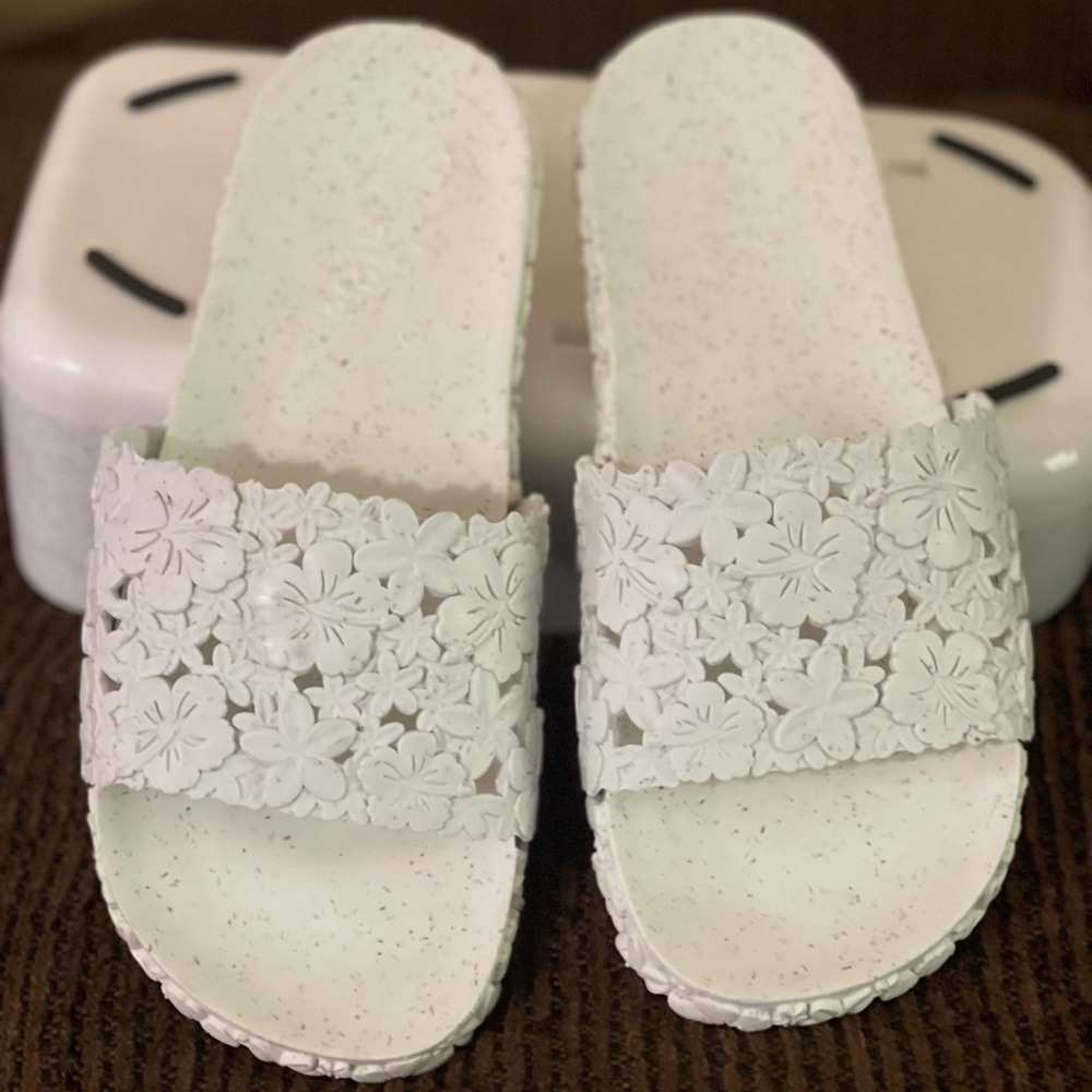 Floral White Slide Sandals plastic.